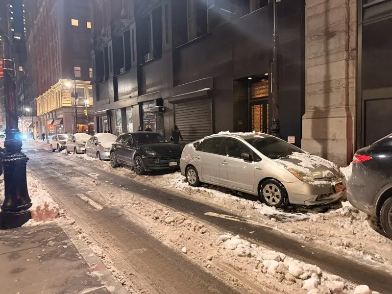 纽约大雪后积雪未清，2738张罚单已开出