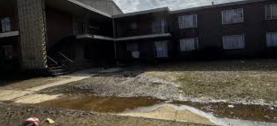 休斯顿一公寓社区污水外溢近一年 居民生活受扰且健康存忧