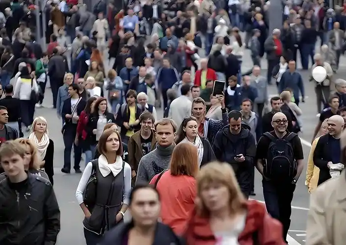 川普移民政策，拖慢美国人口增长