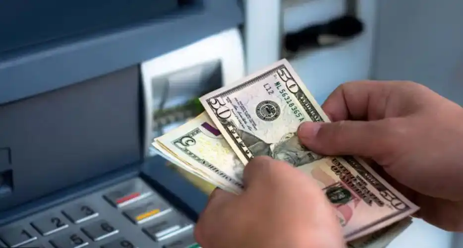 加拿大女子从未开账户却遭Rogers追债1300加元，信用分受损警方已介入调查