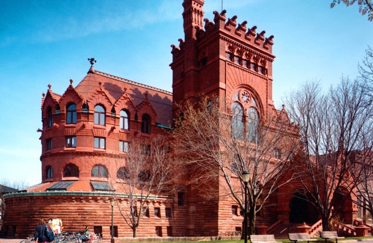 预警！美顶尖名校学杂费逼近10万