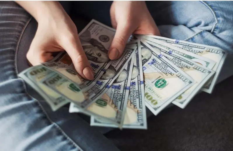 2026美国退税上涨30%！多数人用来还债