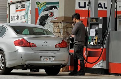 油价暴涨！专家教你少花油钱