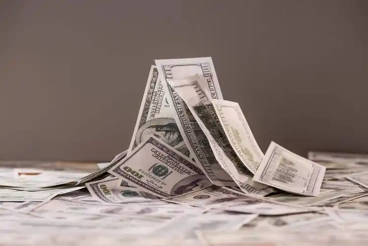 美国最新经济数据：贸易逆差大减，赤字缩减放缓