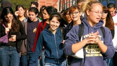 离谱！纽约学生经费全美最高，课时却倒数第